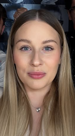 Portret Angelika
  "Andziaks" Trochonowicz
