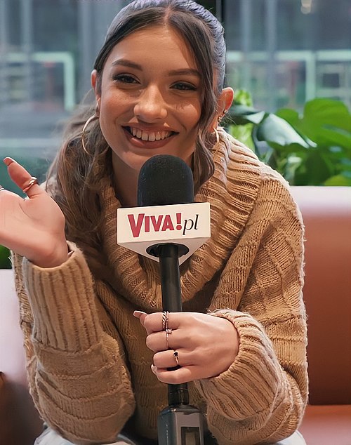 Portret Viki Gabor